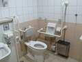 （5）改札外、多目的トイレ