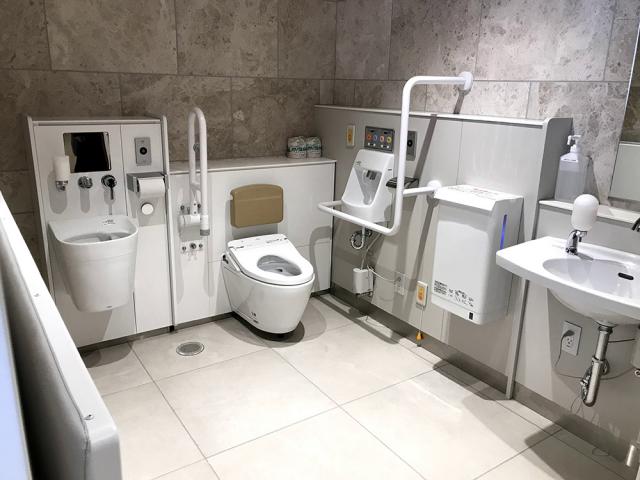 京都市京セラ美術館 メインエントランスb バリアフリー情報 京都ユニバーサル観光ナビ 京都市京セラ美術館 メインエントランスb バリアフリー情報 京都ユニバーサル観光ナビ